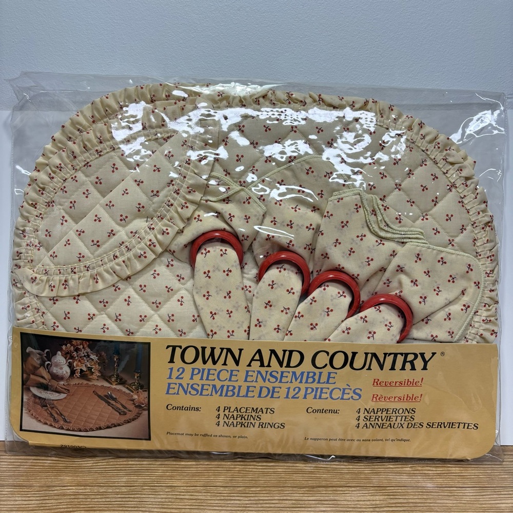 Town And Country 12 Piece Ensemble Of Placemats, Napkins & Napkin Rings